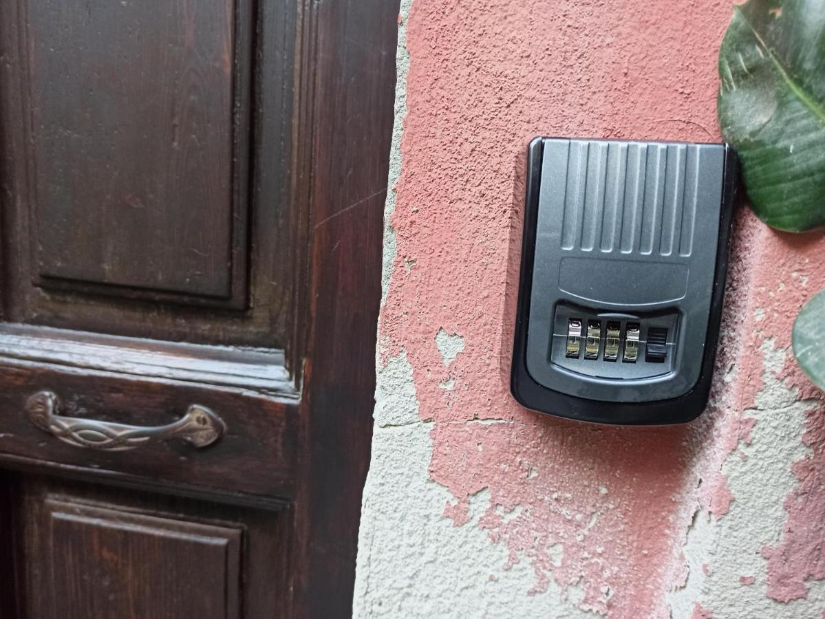 La Casetta Nel Centro Cagliari Exteriör bild